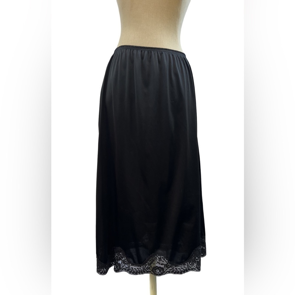 Vintage 1980s Nylon Slip with lace trim and side slit Size Large